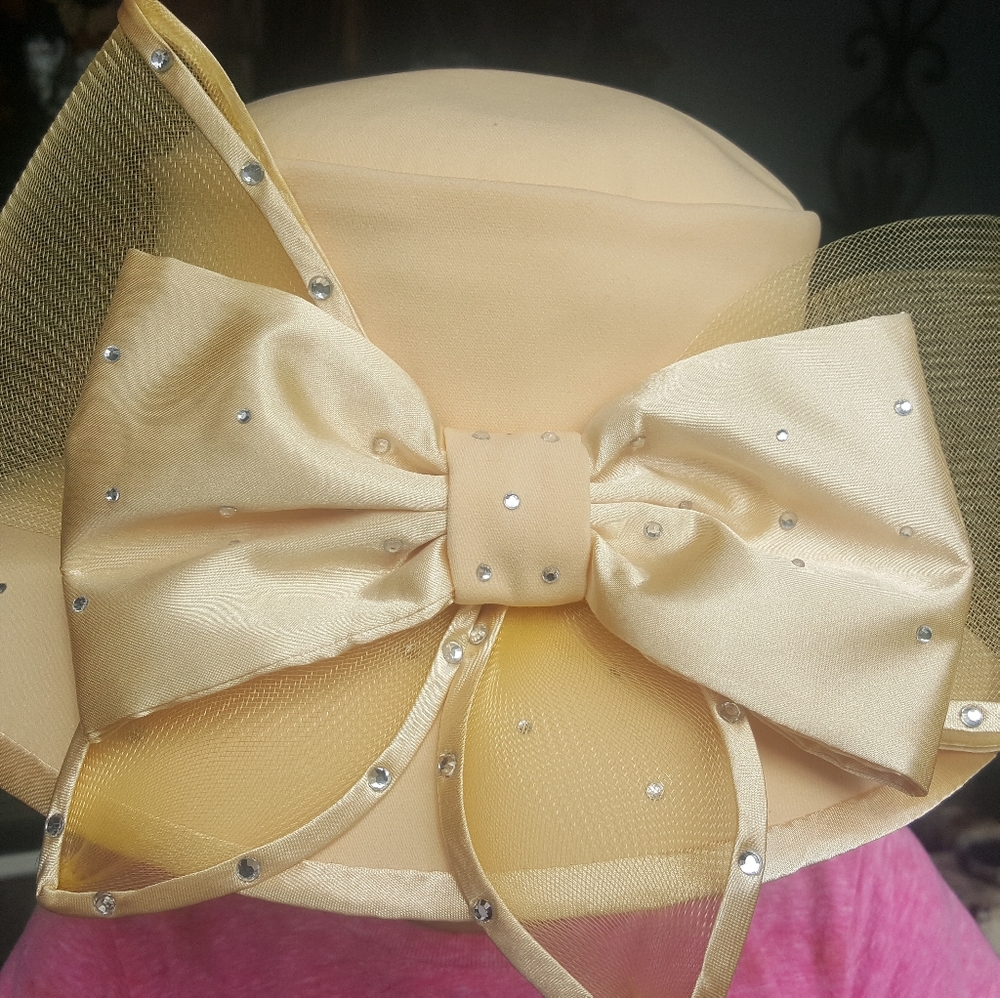 Church Hat w/ bow